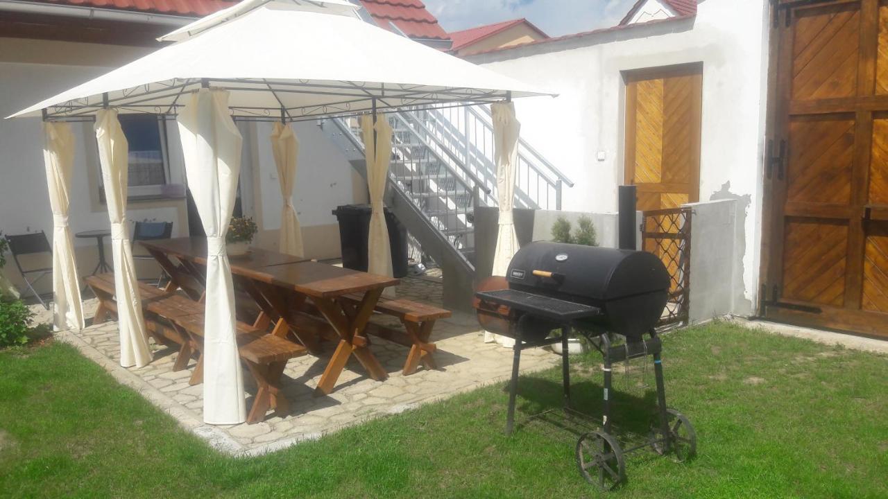 Ubytovani Otin Jindřichŭv Hradec Ngoại thất bức ảnh